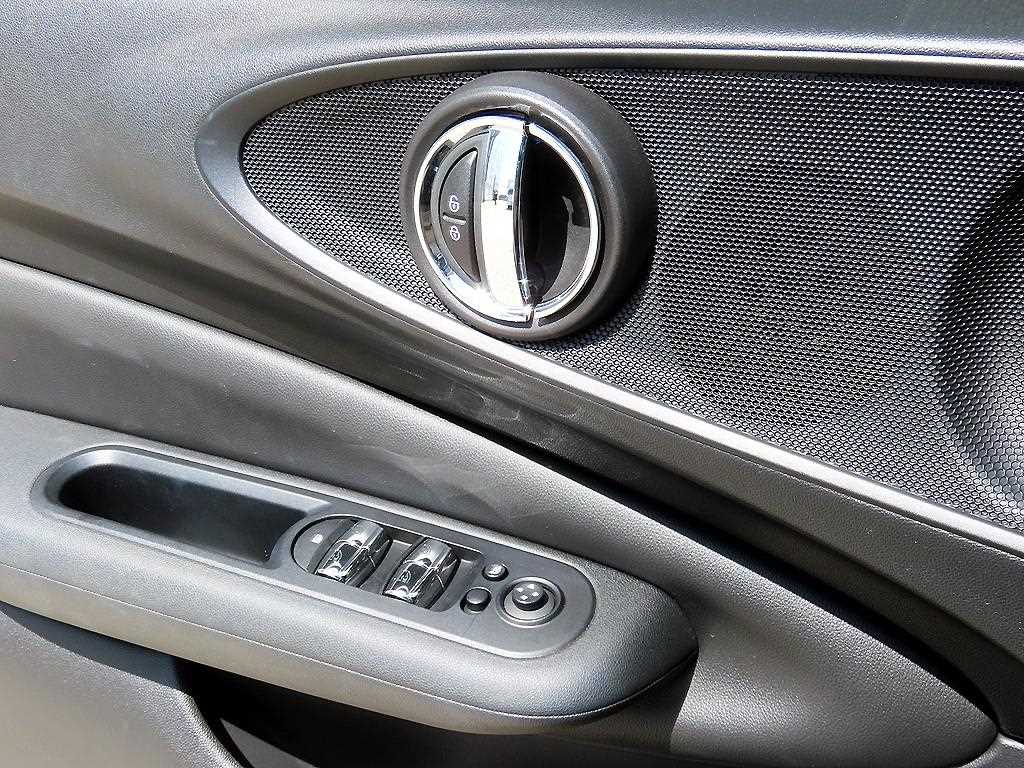 Mini Clubman - Vista 11