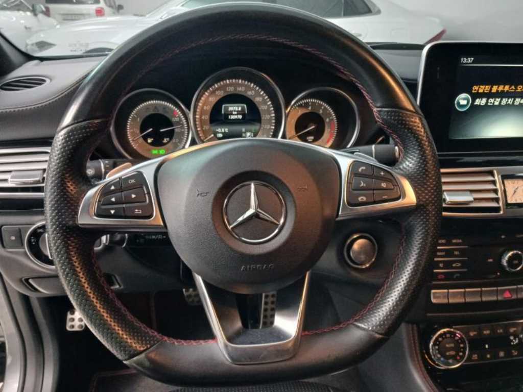 Mercedes Benz CLS Class - Vista 11