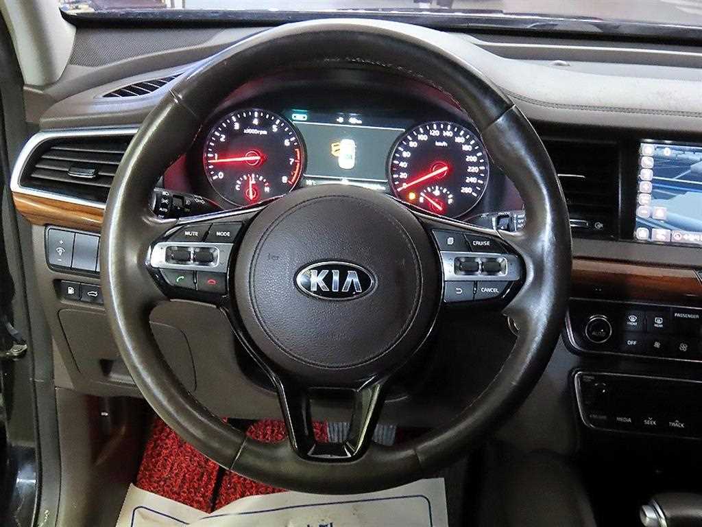 KIA K7 - Vista 8
