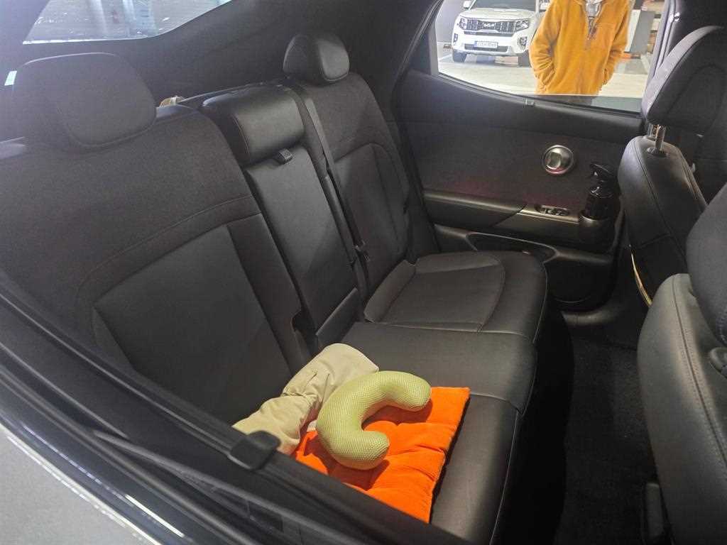 Genesis GV60 - Vista 7