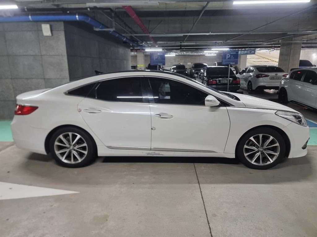 HYUNDAI Grandeur - Vista 2