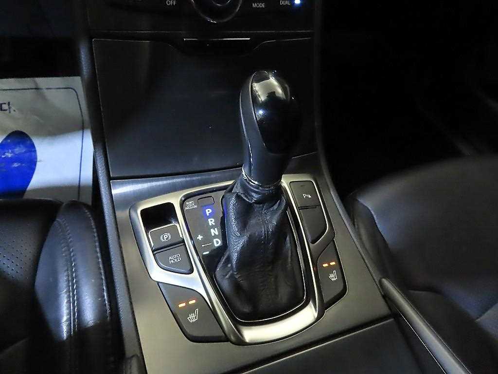 HYUNDAI Grandeur - Vista 12