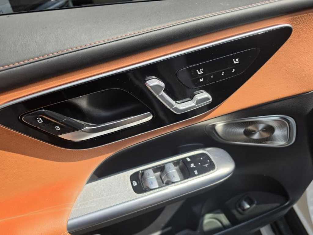 Mercedes Benz GLC Class - Vista 12