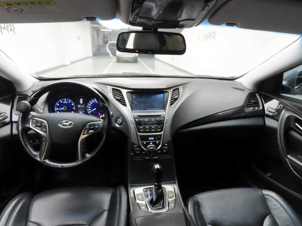 HYUNDAI Grandeur - Vista 7