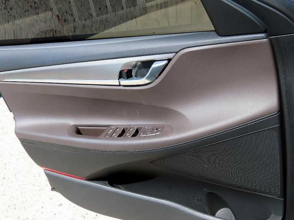 HYUNDAI Grandeur - Vista 12