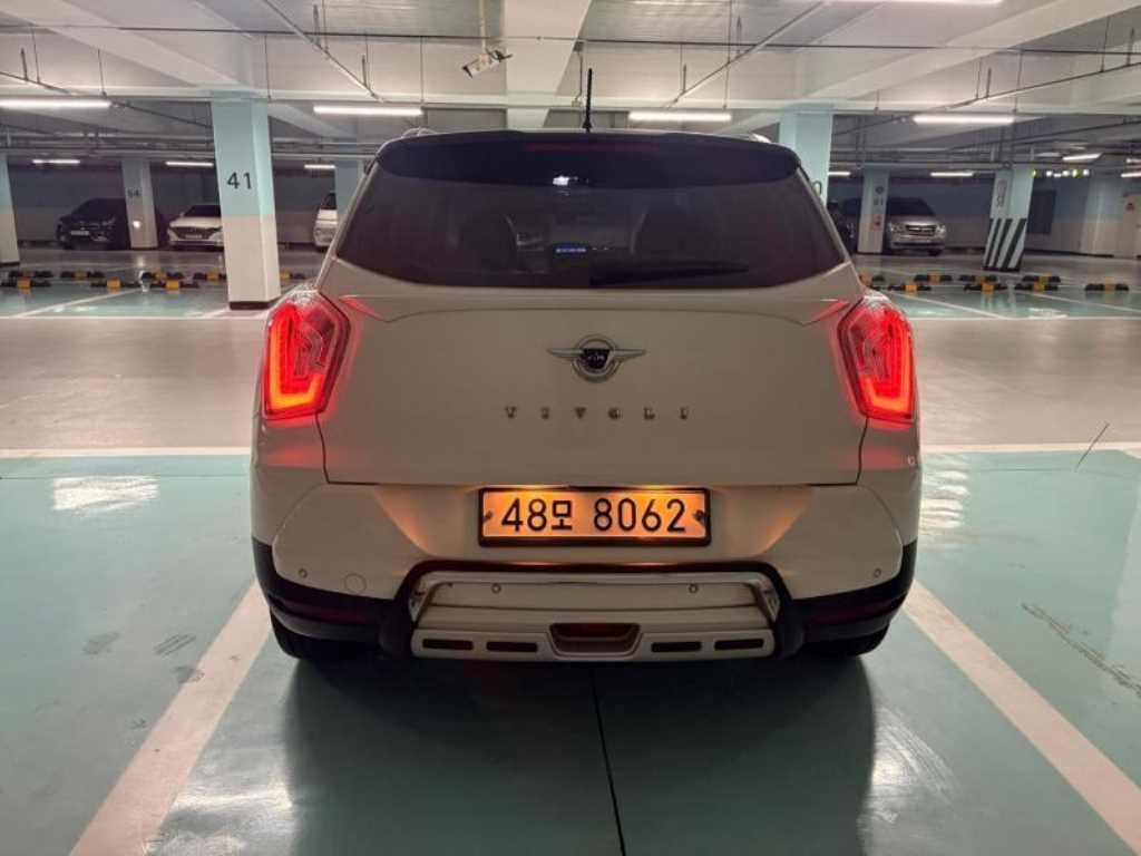 Ssangyong Tivoli - Vista 3