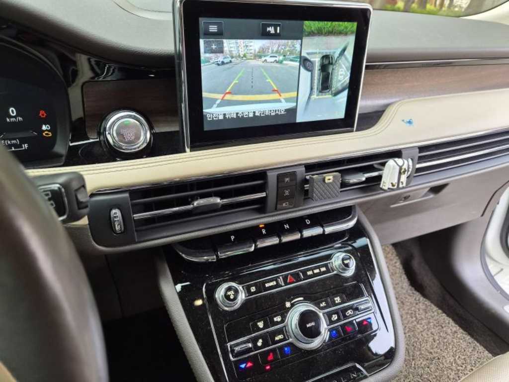 Lincoln Corsair - Vista 6