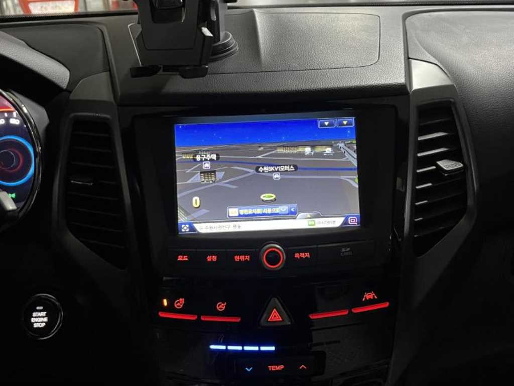 Ssangyong Tivoli 2018 Blanco - Importación desde Corea - HF Imports Iquique - Foto 14