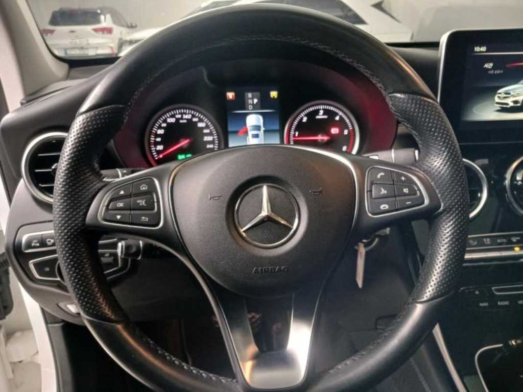 Mercedes Benz GLC Class - Vista 11