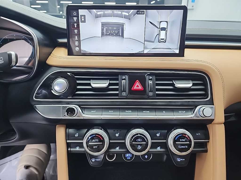 Genesis G70 - Vista 10