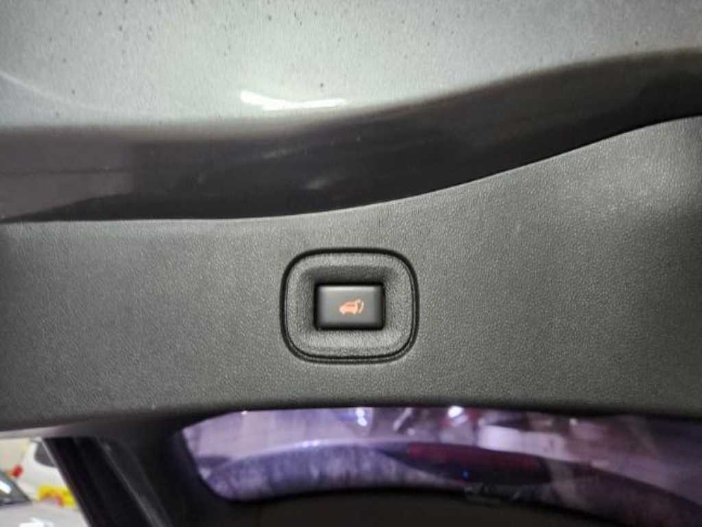 SAMSUNG QM6 - Vista 5