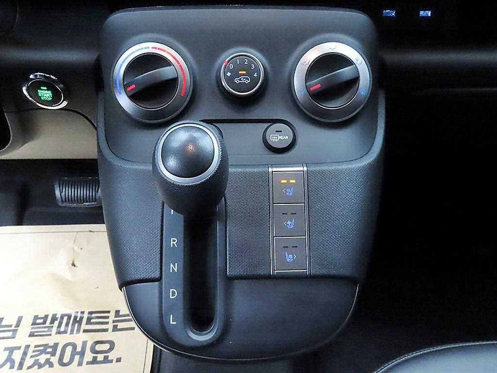 HYUNDAI Casper - Vista 9