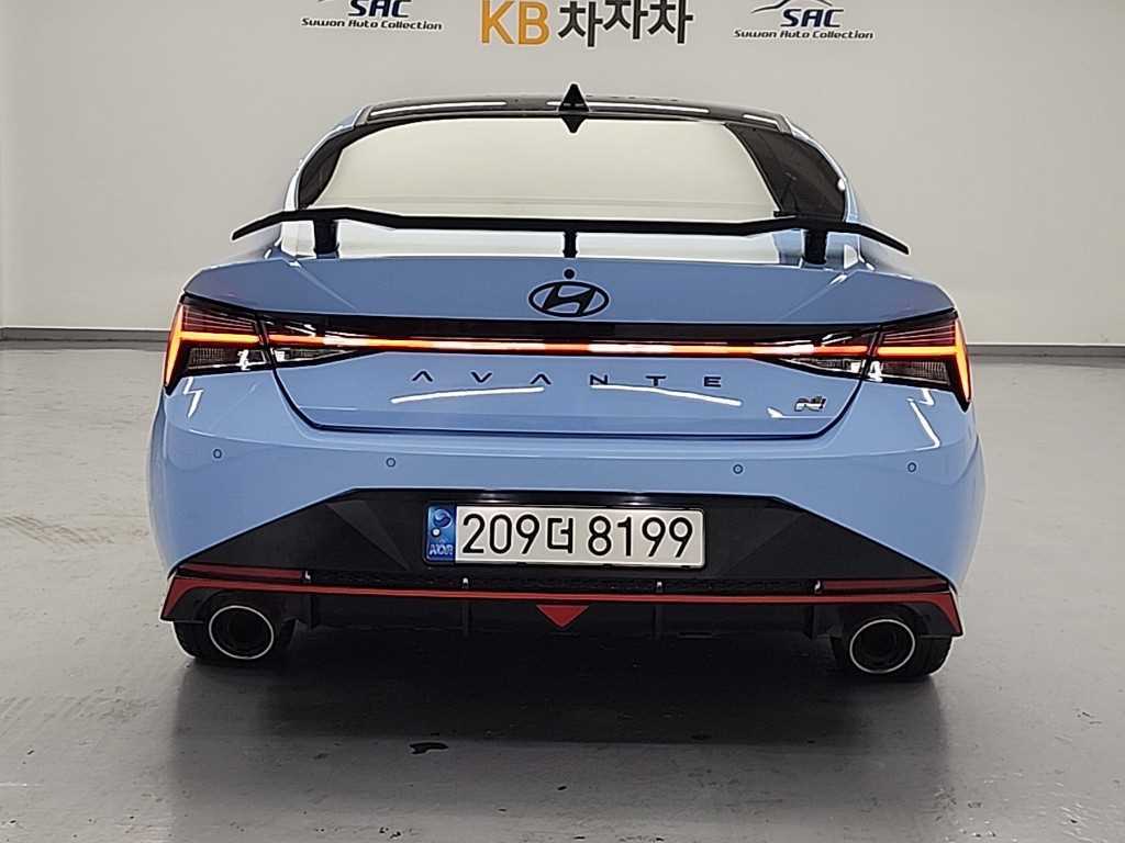 HYUNDAI Avante - Vista 3