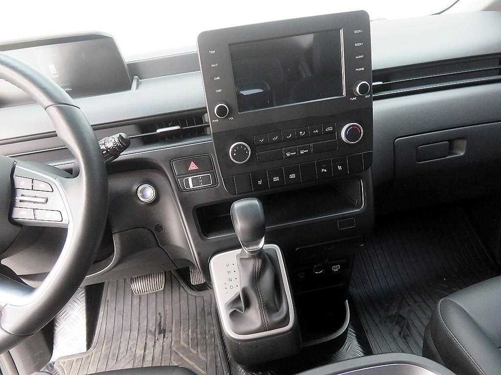 HYUNDAI Staria - Vista 11