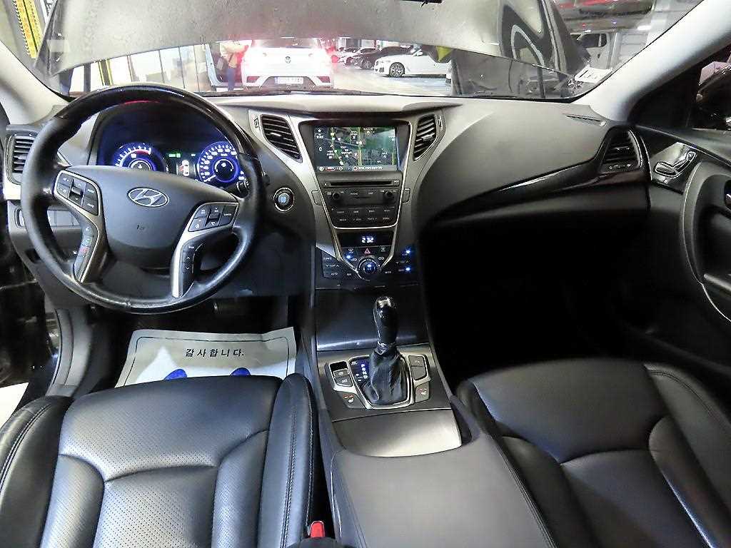 HYUNDAI Grandeur - Vista 10