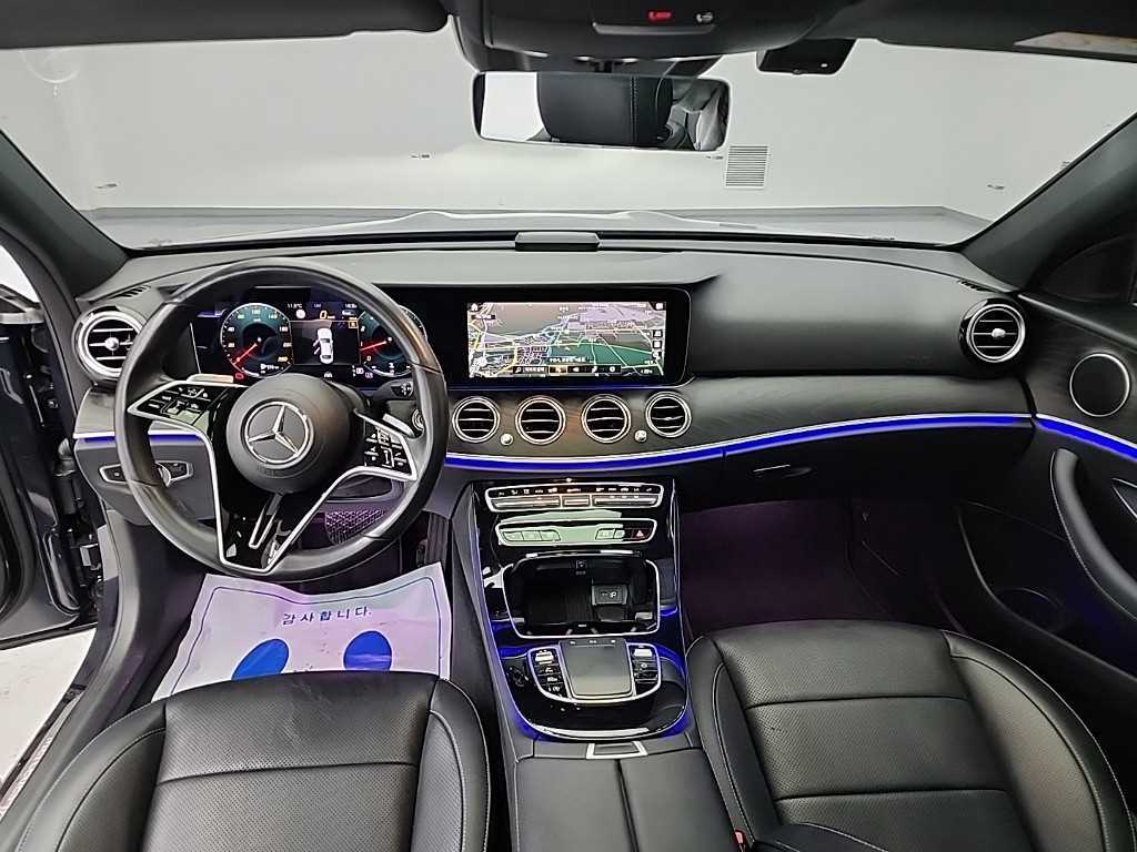 Mercedes Benz E class - Vista 7