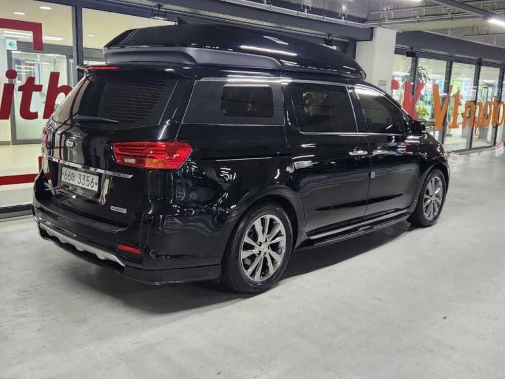 KIA Carnival - Vista 4
