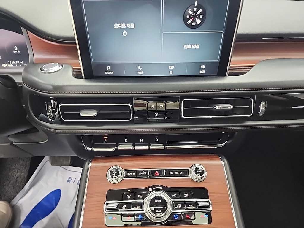 Lincoln Aviator - Vista 10