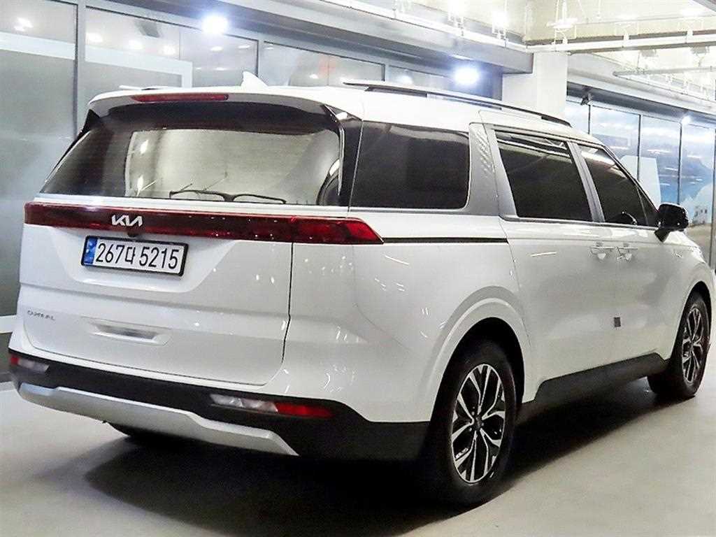 KIA Carnival - Vista 4