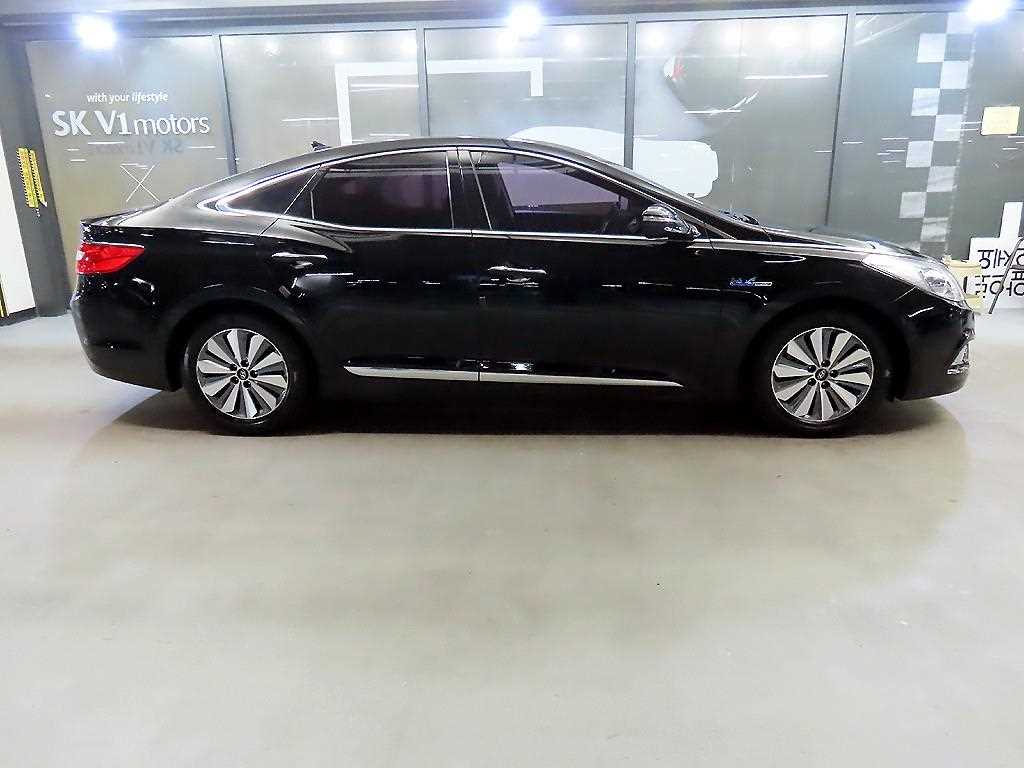 HYUNDAI Grandeur - Vista 3