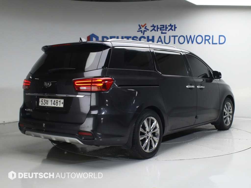 KIA Carnival - Vista 2