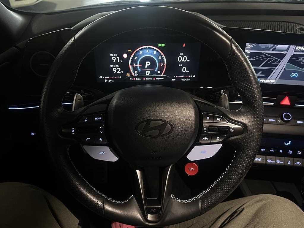 HYUNDAI Avante - Vista 7