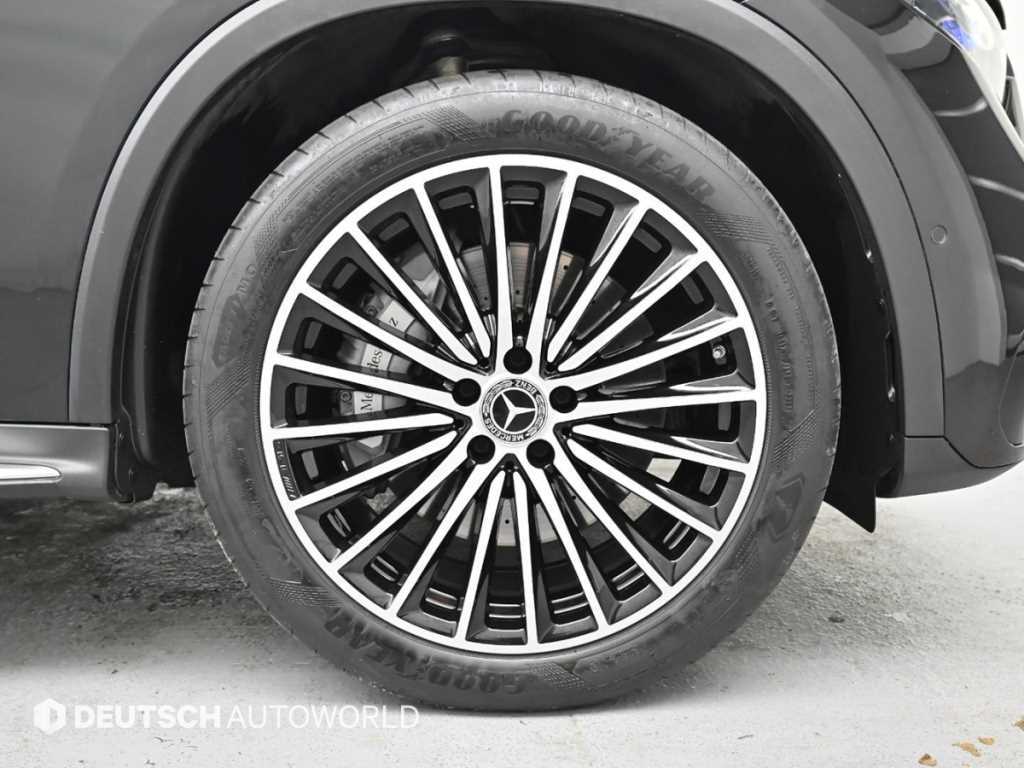 Mercedes Benz GLC Class - Vista 5