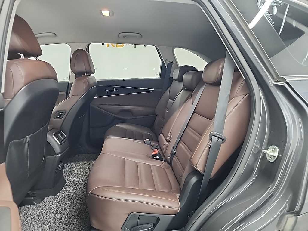 KIA Sorento - Vista 12