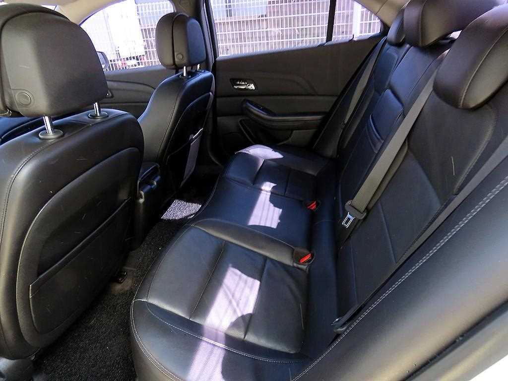 Chevrolet Malibu - Vista 6