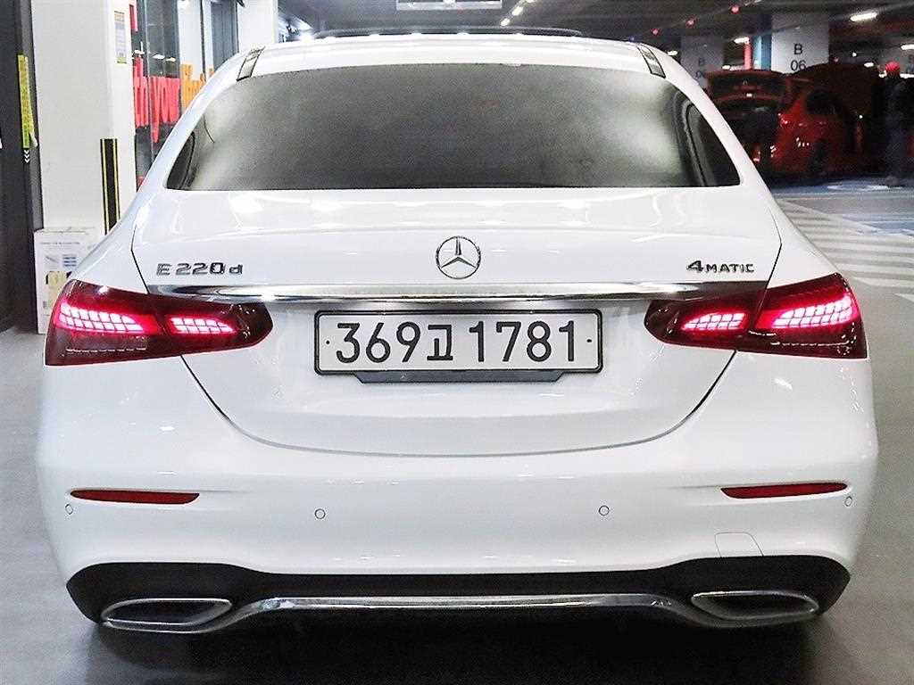 Mercedes Benz E class - Vista 5