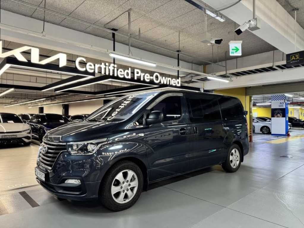 HYUNDAI Starex - Vista 2