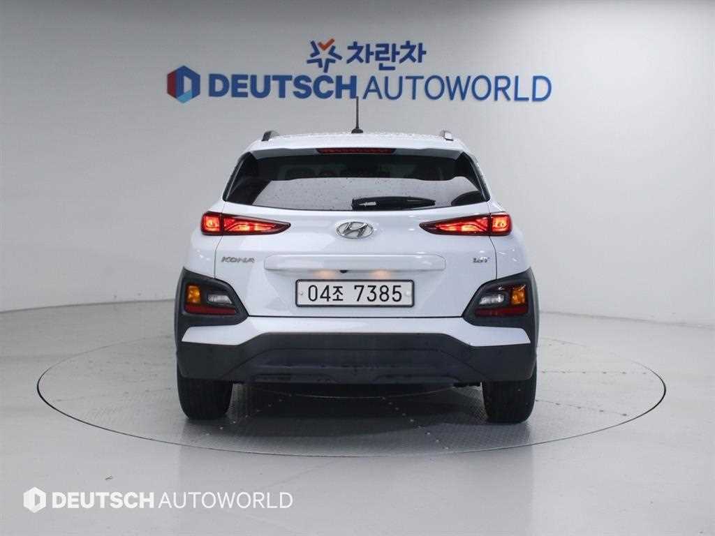 HYUNDAI Kona - Vista 4