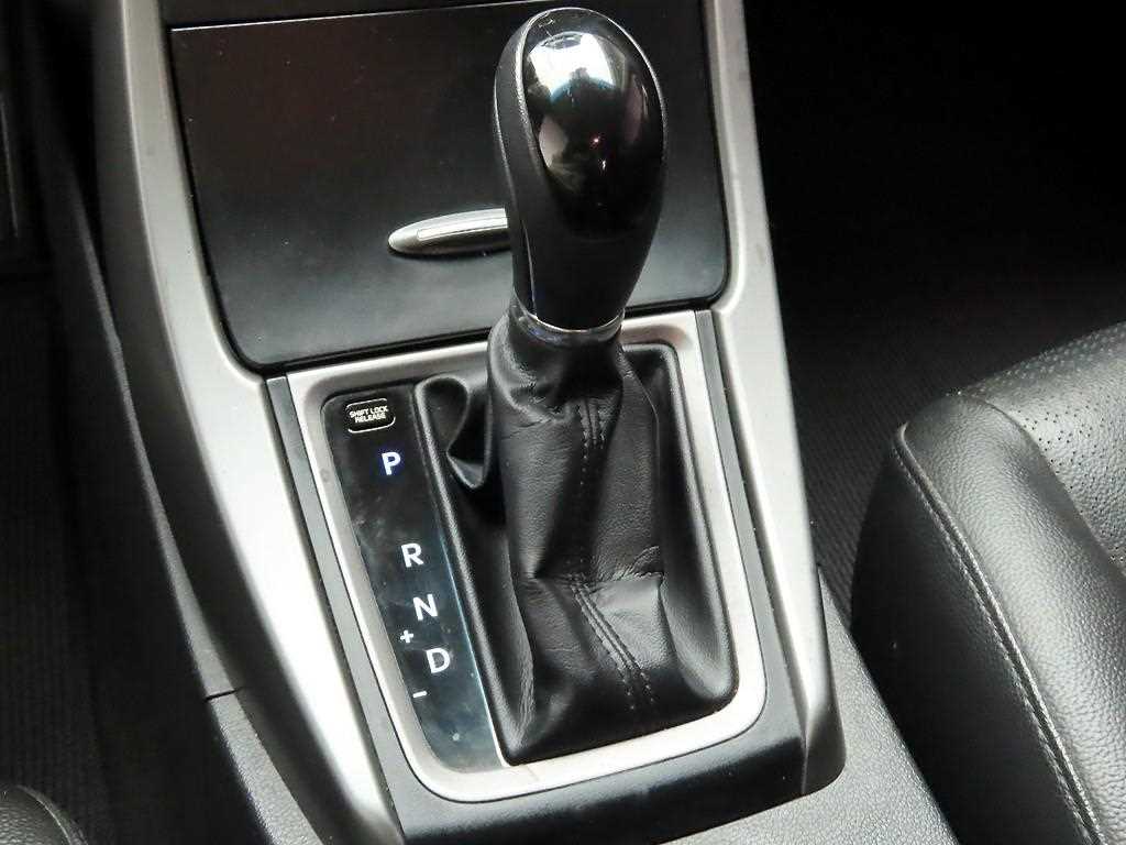 HYUNDAI Avante - Vista 11