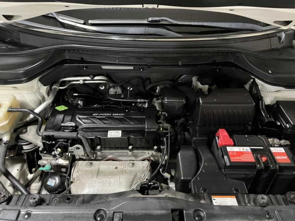 Ssangyong Tivoli - Vista 9