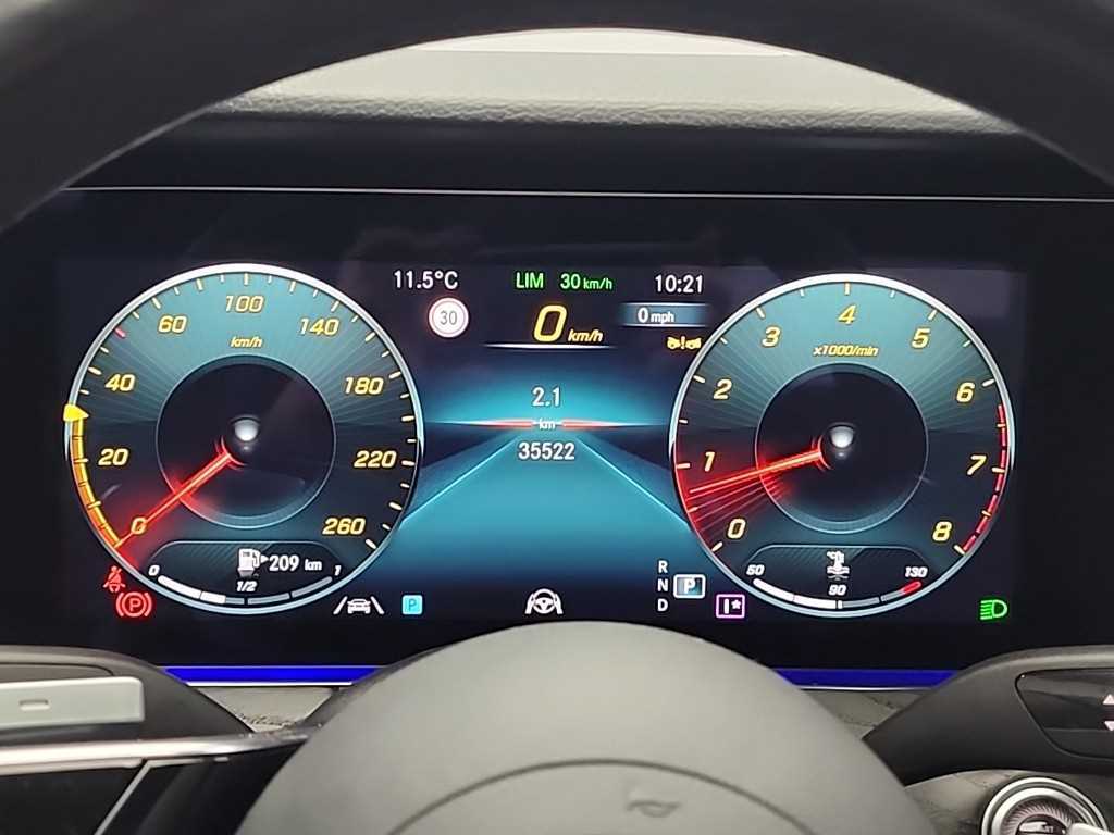 Mercedes Benz E class - Vista 6