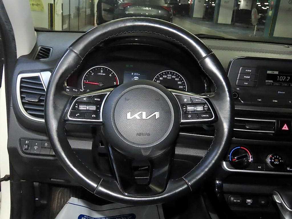 KIA Seltos - Vista 8