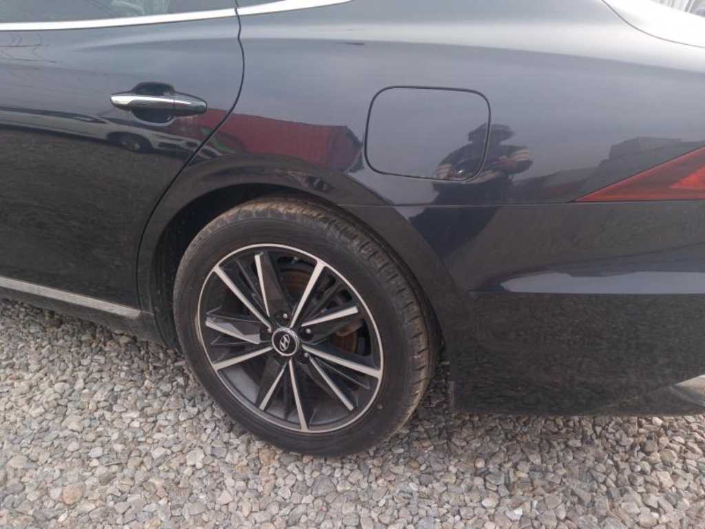 HYUNDAI Grandeur - Vista 5