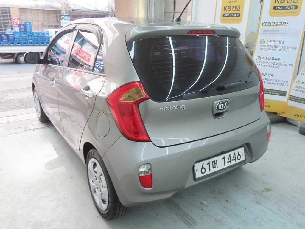 KIA Morning - Vista 4