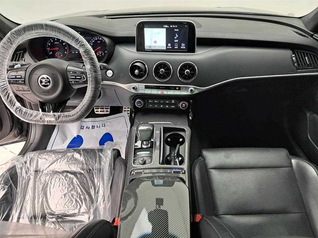 KIA Stinger - Vista 6