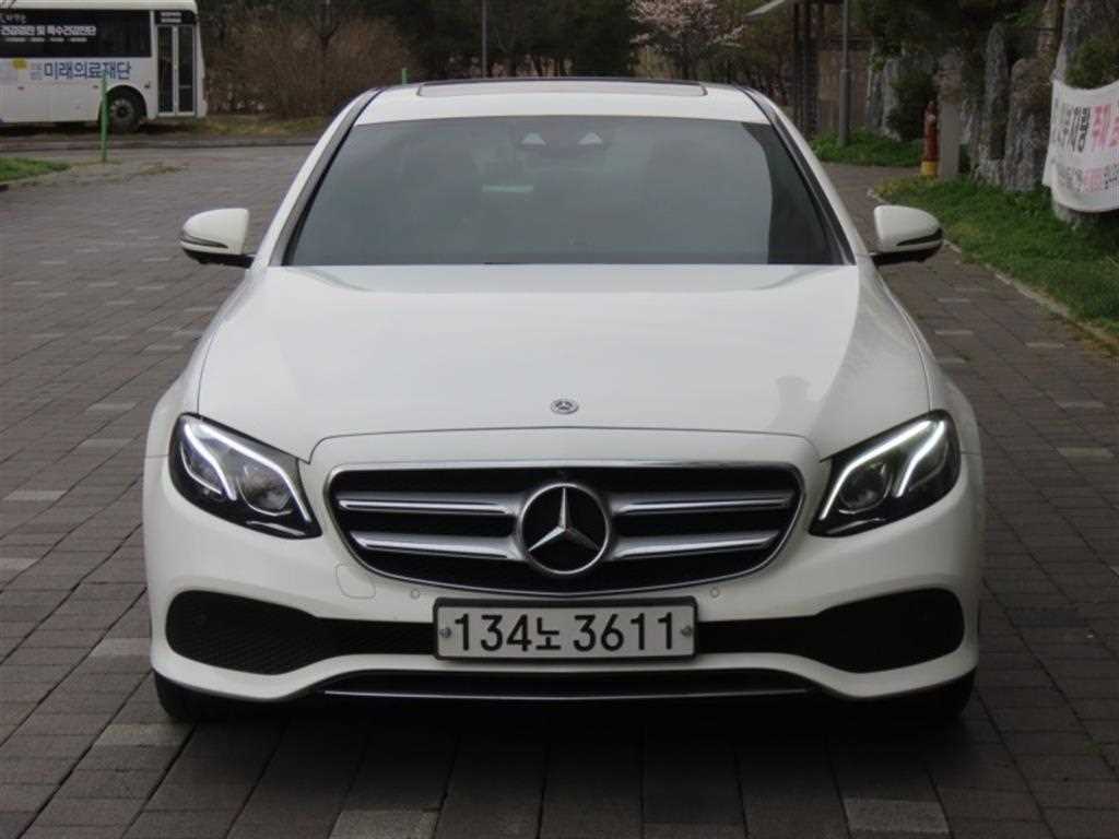 Mercedes Benz E class 2018 - Importación desde Corea - HF Imports Iquique - Foto 1