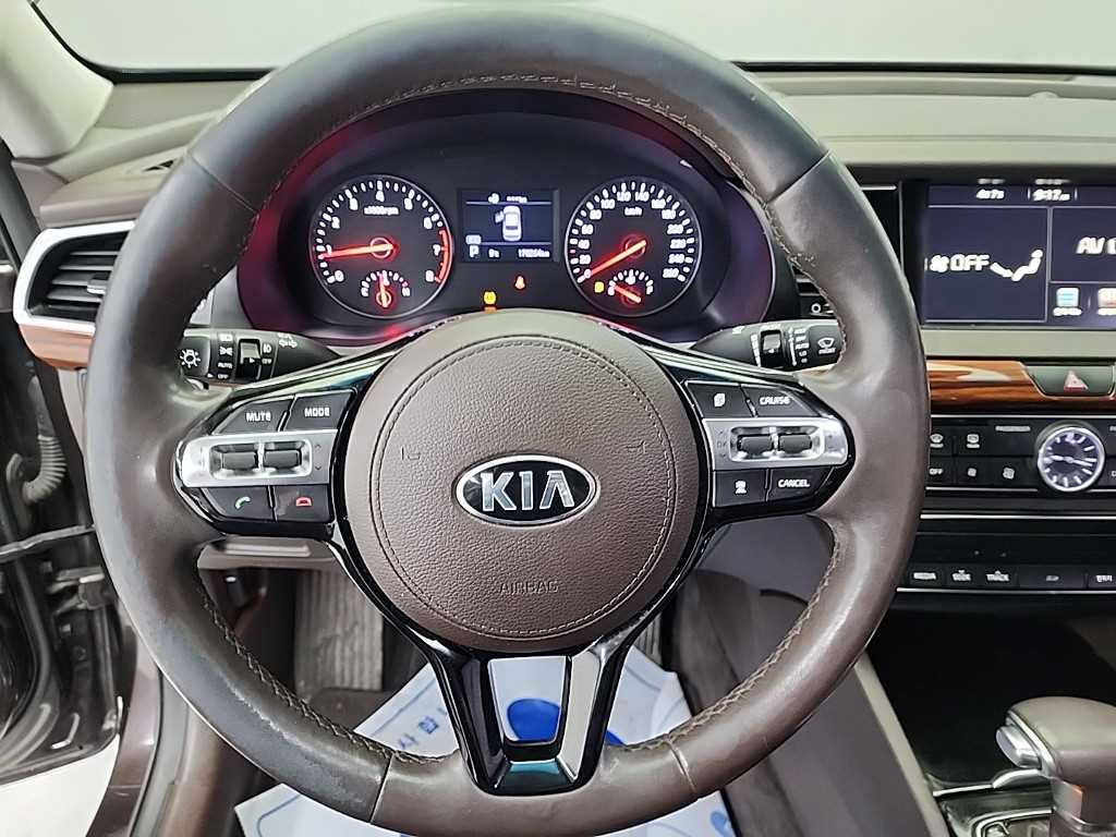 KIA K7 - Vista 9
