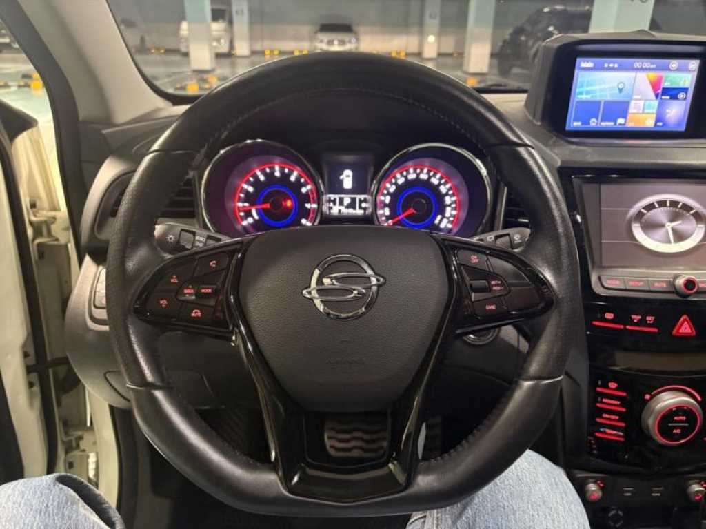 Ssangyong Tivoli - Vista 8