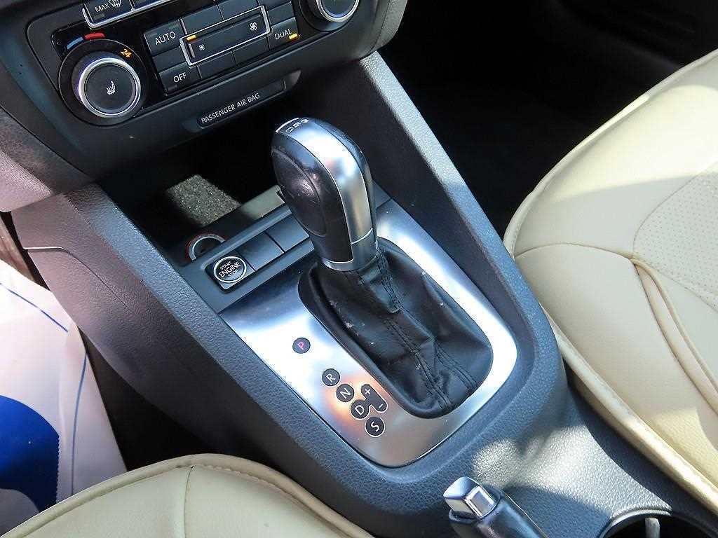 Volkswagen Jetta - Vista 10