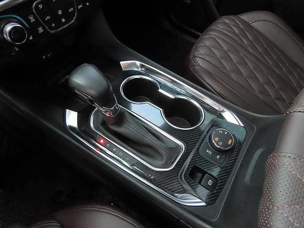 Chevrolet Travers - Vista 11