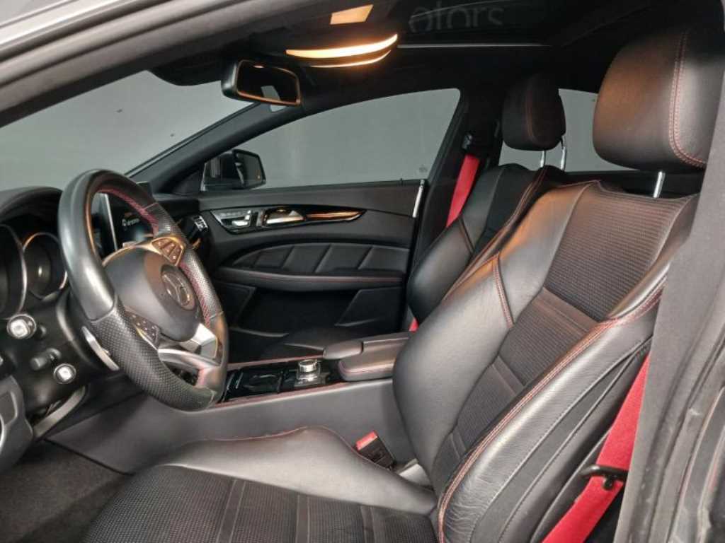 Mercedes Benz CLS Class - Vista 7