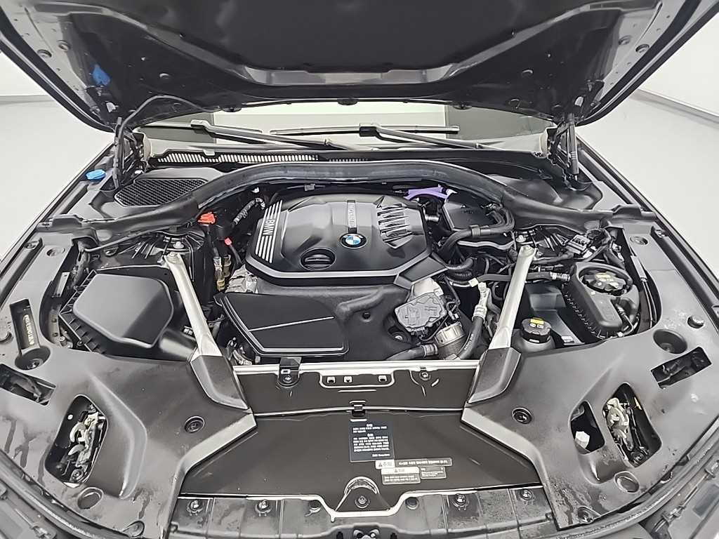 BMW 5 Series - Vista 5