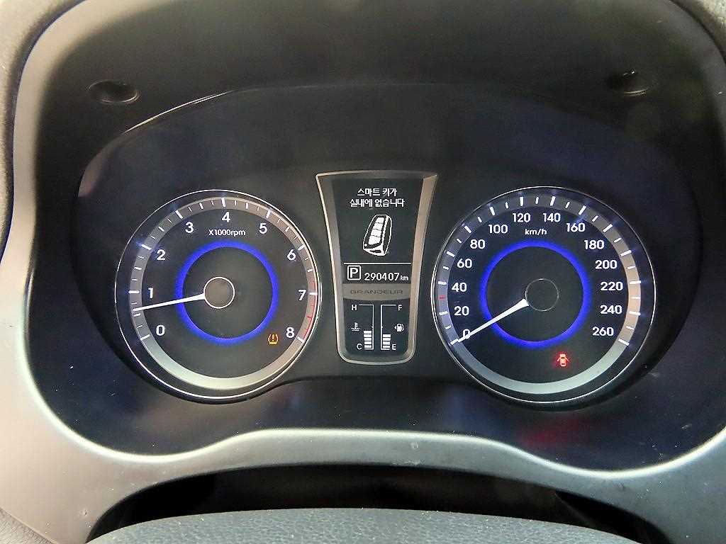 HYUNDAI Grandeur - Vista 9