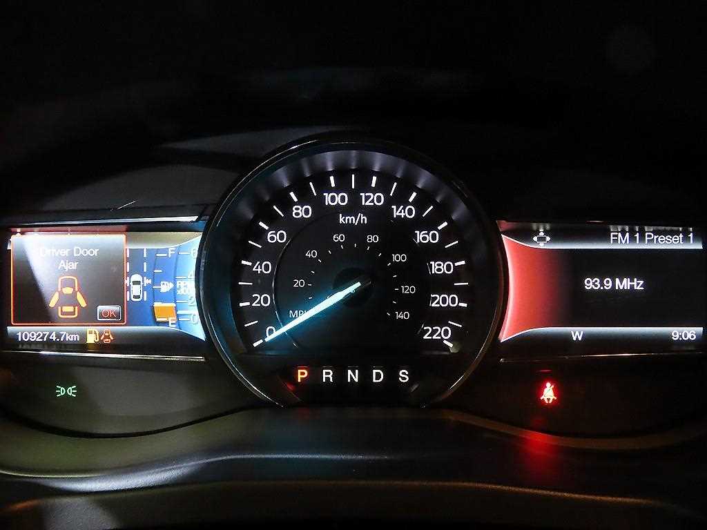 Ford Explorer - Vista 9