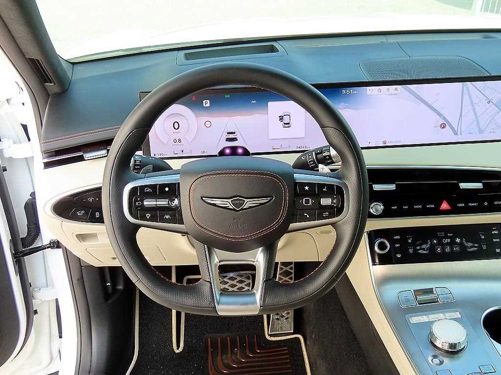 Genesis GV70 - Vista 8