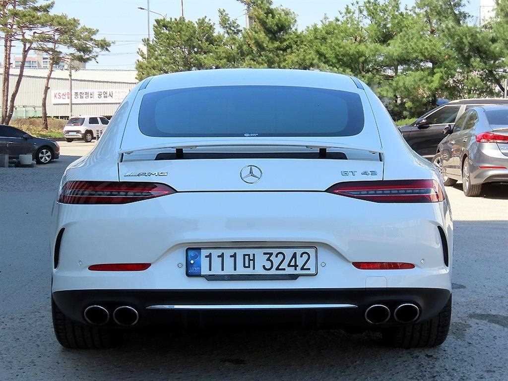 Mercedes Benz AMG GT - Vista 4